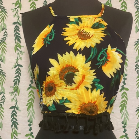 Size M Sunflower Crop Top with Criss Cross Back D2 - Picture 2 of 4